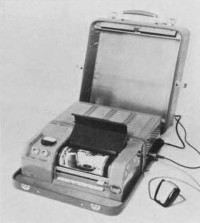 Draagbare, compacte telefotozender van HELL, type TS 975